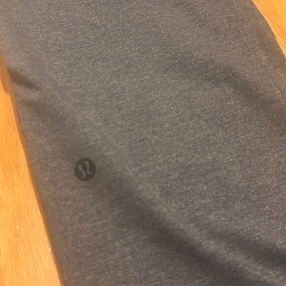 Lululemon On The Fly Pant Womens Size 8 In Dark Gray Full-On Luxtreme - Picture 4 of 5